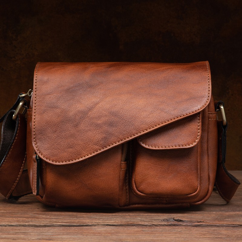 Canvas Backpack Casual - กระเป๋าสะพายหนังผู้ชายสุดเท่ ทนทาน ใช้ได้ทุกวัน - อุปกรณ์เสริมสำหรับการใช้งานในชีวิตประจำวัน